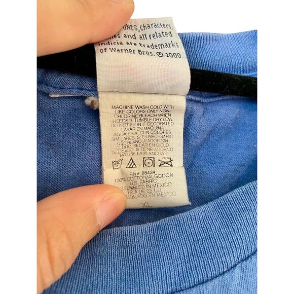 Vintage Y2K Wile E Coyote Basketball 2000 Shirt Adult XL - Picture 2 of 3